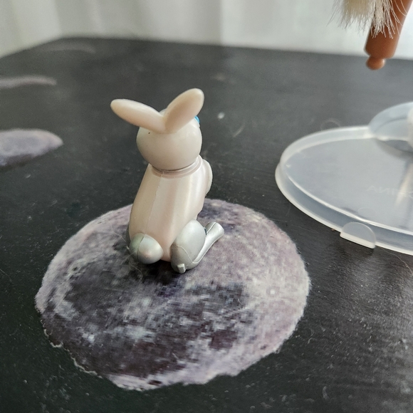 Tokyo a Go Go Cloe Bratz Doll - Picture 10 of 10